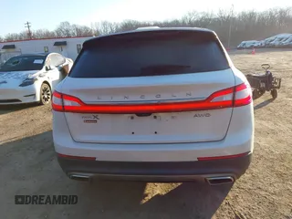 2018 Lincoln MKX Select z VIN 2LMPJ8KR5JBL48639, wystawiony jako IAAI lot #41640923 z przebiegiem 124 834 mil mil oraz . Historia ofert i sprzedaży dostępna na DreamBid. Obrazek 17.
