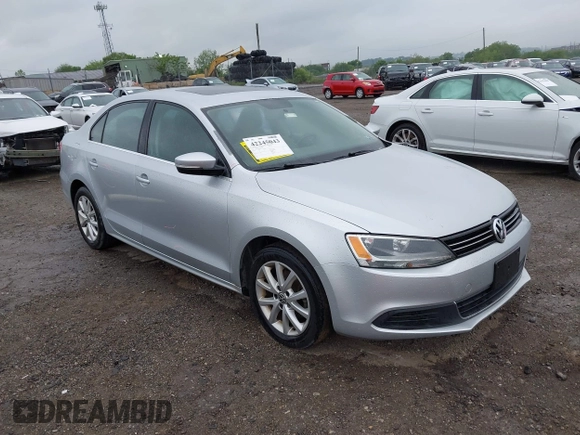 2013 Volkswagen Jetta SE with VIN 3VWDP7AJ0DM363220, listed as a IAAI auction lot 42245043 with 165,498 mi miles and . Bid and sale history available at DreamBid. Image 1.