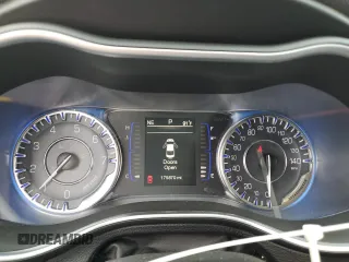 2015 Chrysler 200 Limited z VIN 1C3CCCAB4FN653470, wystawiony jako Copart lot #52083295 z przebiegiem 175 870 mil mil oraz Szkoda całkowita • Salvage title. Historia ofert i sprzedaży dostępna na DreamBid. Obrazek 9.