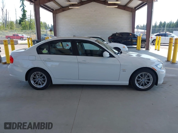2010 BMW 3 Series 328i xDrive with VIN WBAPK5C58AA649146, listed as a IAAI auction lot 42408311 with 90,944 mi miles and . Bid and sale history available at DreamBid. Image 13.