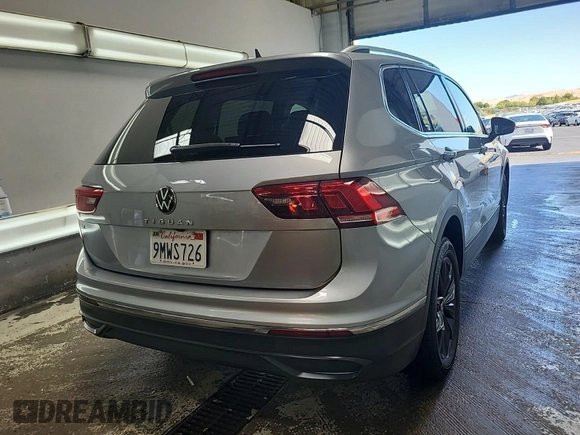 2024 Volkswagen Tiguan SE with VIN 3VV3B7AX5RM107374, listed as a IAAI auction lot 42845196 with 24,195 mi miles and . Bid and sale history available at DreamBid. Image 58.