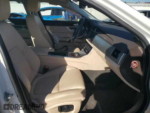 2018 Jaguar XF 25t Prestige with VIN SAJBE4FX7JCY56550, listed as a Copart auction lot 88754595 with 6,211 mi miles and Salvage Title. Bid and sale history available at carsss.com. Image 7.