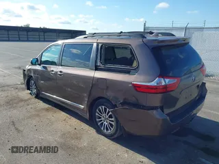 2019 Toyota Sienna XLE Auto Access Seat z VIN 5TDYZ3DC7KS984973, wystawiony jako IAAI lot #42299167 z przebiegiem 75 447 mil mil oraz . Historia ofert i sprzedaży dostępna na DreamBid. Obrazek 3.