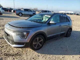 2024 Kia Niro LX with VIN KNDCP3LE1R5178033, listed as a Copart auction lot 44206525 with 21,324 mi miles and Salvage Title. Bid and sale history available at carsss.com. Image 1.