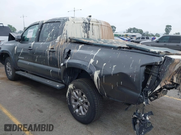 2017 Toyota Tacoma SR5 z VIN 3TMAZ5CN0HM039730, wystawiony jako IAAI lot #42406448 z przebiegiem 69 530 mil mil oraz . Historia ofert i sprzedaży dostępna na DreamBid. Obrazek 19.