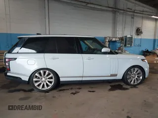2017 Land Rover Range Rover z VIN SALGS2FEXHA359040, wystawiony jako IAAI lot #41875439 z przebiegiem 92 148 mil mil oraz . Historia ofert i sprzedaży dostępna na DreamBid. Obrazek 13.