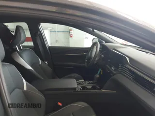 2025 Toyota Camry LE z VIN 4T1DAACK6SU057540, wystawiony jako IAAI lot #42186493 z przebiegiem 2 762 mil mil oraz . Historia ofert i sprzedaży dostępna na DreamBid. Obrazek 5.