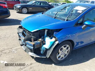 2011 Ford Fiesta SE z VIN 3FADP4BJXBM175601, wystawiony jako IAAI lot #42282031 z przebiegiem 157 658 mil mil oraz . Historia ofert i sprzedaży dostępna na DreamBid. Obrazek 6.