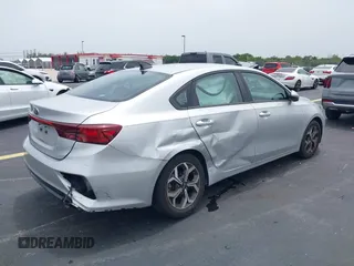2019 Kia Forte LXS с VIN 3KPF24AD6KE044933, выставлен на аукционе IAAI как лот 42424725 с пробегом 142 854 миль миль и . История ставок и продаж доступна на DreamBid. Изображение 4.