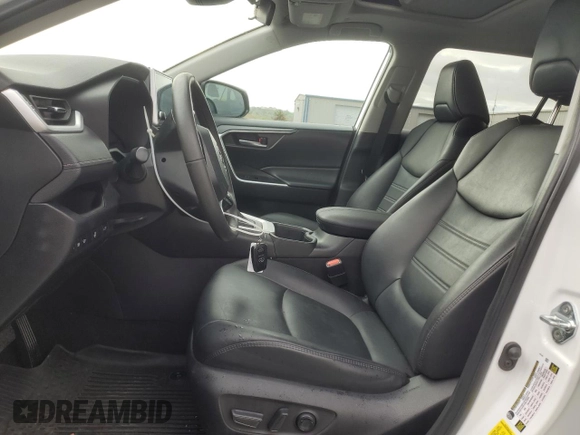 2023 Toyota RAV4 XLE Premium с VIN 2T3C1RFV0PW272264, выставлен на аукционе Copart как лот 50950395 с пробегом 25 080 миль миль и Списание • Salvage title. История ставок и продаж доступна на DreamBid. Изображение 7.
