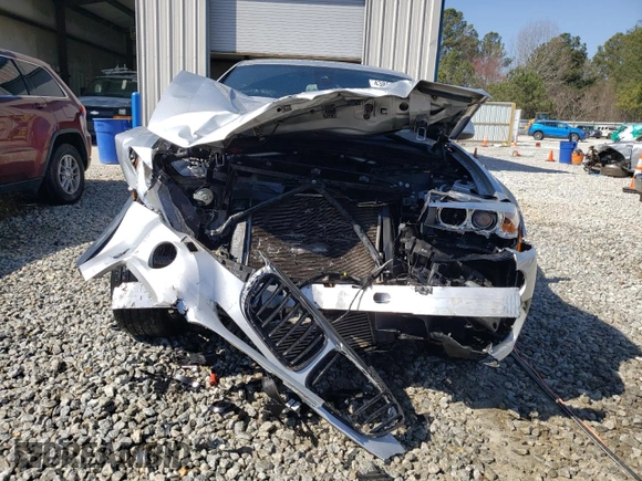 2018 BMW X4 xDrive28i with VIN 5UXXW3C59J0T82101, listed as a Copart auction lot 43850784 with 0 mi miles. Bid and sale history available at carsss.com. Image 5.
