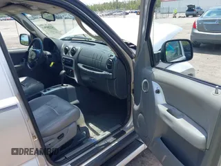 2005 Jeep Liberty Limited z VIN 1J4GK58K45W604144, wystawiony jako IAAI lot #42280563 z przebiegiem 139 078 mil mil oraz . Historia ofert i sprzedaży dostępna na DreamBid. Obrazek 5.