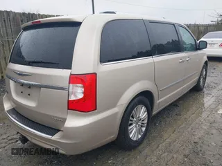 2013 Chrysler Town & Country Limited with VIN 2C4RC1GG2DR536256, listed as a IAAI auction lot 42027427 with 126,447 mi miles. Bid and sale history available at carsss.com. Image 4.