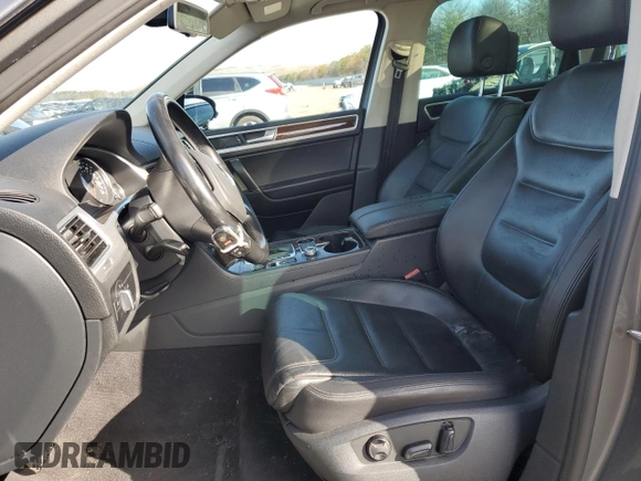 2015 Volkswagen Touareg Sport with VIN WVGEF9BP9FD007657, listed as a Copart auction lot 49432045 with 61,668 mi miles and Salvage title. Bid and sale history available at DreamBid. Image 7.
