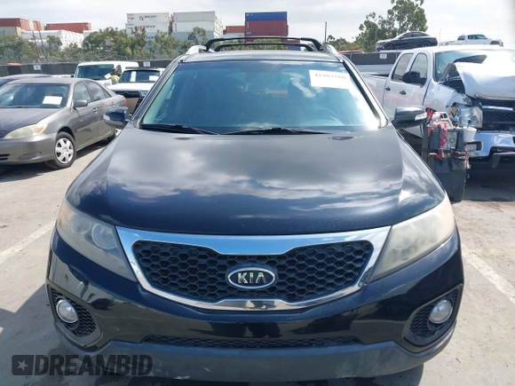 2011 Kia Sorento EX with VIN 5XYKUDA23BG036105, listed as a IAAI auction lot 41903580 with 131,529 mi miles. Bid and sale history available at carsss.com. Image 6.