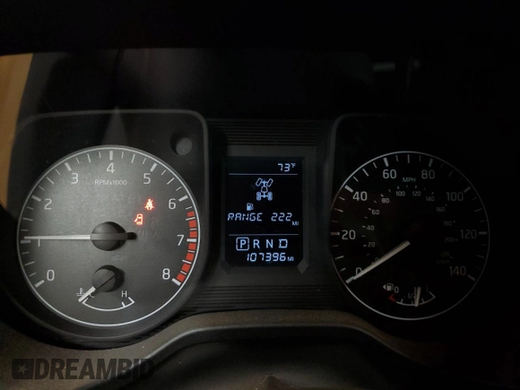 2017 Nissan Titan SV z VIN 1N6AA1EJ5HN556261, wystawiony jako Copart lot #55049185 z przebiegiem 107 396 mil mil oraz Szkoda całkowita • Salvage title. Historia ofert i sprzedaży dostępna na DreamBid. Obrazek 9.