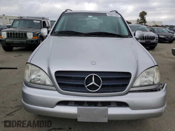 2000 Mercedes-Benz M 320/430/500 z VIN 4JGAB54E8YA191024, wystawiony jako Copart lot #42851745 z przebiegiem 85 059 mil mil oraz Czysty tytuł • Clean title. Historia ofert i sprzedaży dostępna na DreamBid. Obrazek 5.