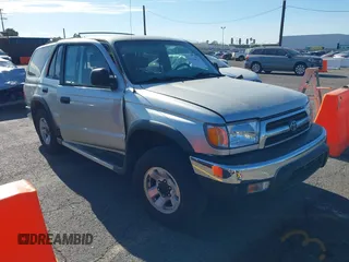 2000 Toyota 4Runner с VIN JT3GM84R6Y0061072, выставлен на аукционе IAAI как лот 42702111 с пробегом 291 898 миль миль и . История ставок и продаж доступна на DreamBid. Изображение 1.