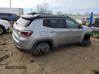 2018 Jeep Compass Limited with VIN 3C4NJDCB4JT200410, listed as a Copart auction lot 52582405 with 92,182 mi miles and Salvage title. Bid and sale history available at DreamBid. Image 3.