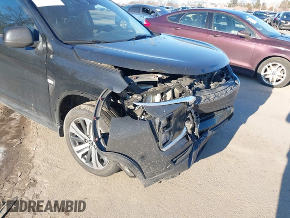 2023 Mitsubishi Outlander ES z VIN JA4ARUAU1PU011685, wystawiony jako IAAI lot #41575031 z przebiegiem 57 068 mil mil oraz . Historia ofert i sprzedaży dostępna na DreamBid. Obrazek 6.