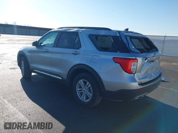 2022 Ford Explorer XLT with VIN 1FMSK8DH2NGA63497, listed as a IAAI auction lot 41866580 with 54,616 mi miles. Bid and sale history available at carsss.com. Image 3.