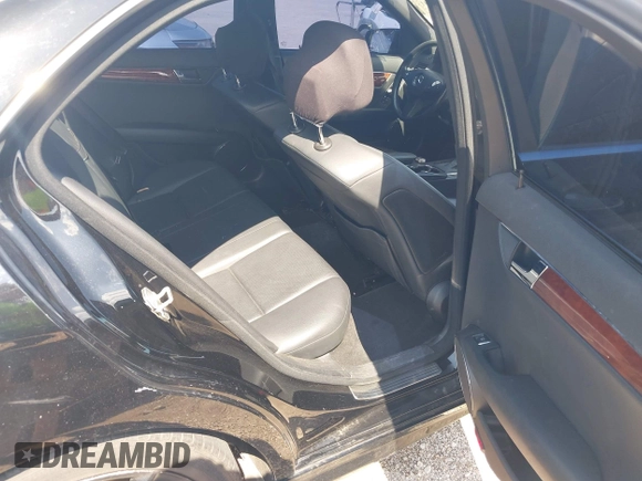 2011 Mercedes-Benz C 300 Sport с VIN WDDGF5EB8BR155906, выставлен на аукционе IAAI как лот 42522601 с пробегом 158 877 миль миль и . История ставок и продаж доступна на DreamBid. Изображение 8.