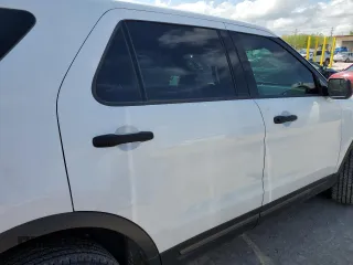 2017 Ford Police Interceptor Utility z VIN 1FM5K8AR4HGC78474, wystawiony jako Copart lot #55477895 z przebiegiem Nie podano mil oraz Szkody całkowita. Historia ofert i sprzedaży dostępna na DreamBid. Obrazek 11.