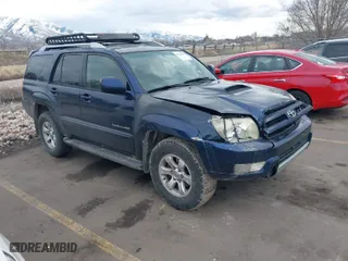2005 Toyota 4Runner SR5 with VIN JTEBU14R958045762, listed as a IAAI auction lot 41703309 with 203,120 mi miles. Bid and sale history available at carsss.com. Image 1.