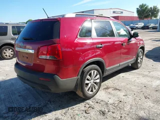 2011 Kia Sorento LX with VIN 5XYKTDA2XBG078063, listed as a IAAI auction lot 41829544 with 174,081 mi miles. Bid and sale history available at carsss.com. Image 4.