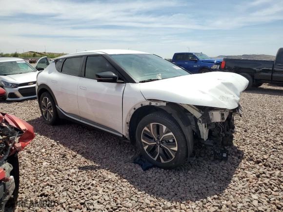 2022 Kia EV6 Light with VIN KNDC34LB9N5056523, listed as a Copart auction lot 57764034 with 33,042 mi miles and Salvage Title. Bid and sale history available at carsss.com. Image 4.
