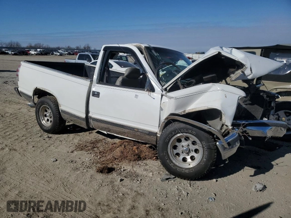 1996 Chevrolet Silverado 1500 with VIN 1GCEC14R1TZ185395, listed as a Copart auction lot 42244085 with 545,084 mi miles and Salvage Title. Bid and sale history available at DreamBid. Image 4.