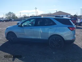 2022 Chevrolet Equinox RS z VIN 2GNAXWEV0N6129532, wystawiony jako IAAI lot #42102209 z przebiegiem 66 508 mil mil oraz . Historia ofert i sprzedaży dostępna na DreamBid. Obrazek 14.