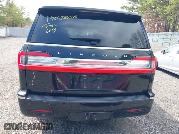2020 Lincoln Navigator Reserve z VIN 5LMJJ3LT7LEL04385, wystawiony jako IAAI lot #41821516 z przebiegiem 126 087 mil mil oraz . Historia ofert i sprzedaży dostępna na DreamBid. Obrazek 16.