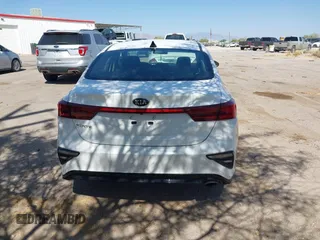 2021 Kia Forte LXS с VIN 3KPF24AD3ME305423, выставлен на аукционе IAAI как лот 42304440 с пробегом 67 533 миль миль и . История ставок и продаж доступна на DreamBid. Изображение 15.