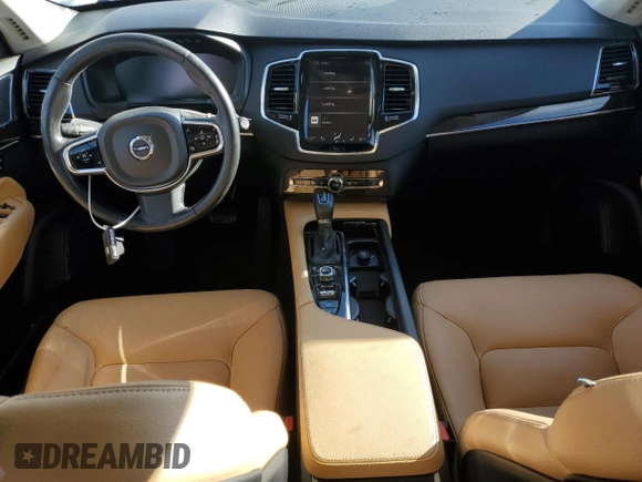 2016 Volvo XC90 T6 Momentum with VIN YV4A22PK2G1084096, listed as a Copart auction lot 70606302 with 132,238 mi miles. Bid and sale history available at carsss.com. Image 8.