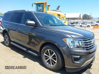 2020 Ford Expedition XLT z VIN 1FMJU1HT8LEA85914, wystawiony jako IAAI lot #42233839 z przebiegiem 71 412 mil mil oraz . Historia ofert i sprzedaży dostępna na DreamBid. Obrazek 1.