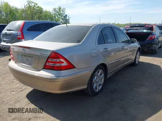 2005 Mercedes-Benz C 240 with VIN WDBRF81J85F667753, listed as a IAAI auction lot 42094112 with 120,318 mi miles and . Bid and sale history available at DreamBid. Image 4.