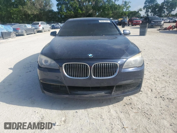 2011 BMW 7 Series 750Li z VIN WBAKB8C52BCY65687, wystawiony jako Copart lot #52441335 z przebiegiem Nie podano mil oraz Nie do naprawy • Non repairable. Historia ofert i sprzedaży dostępna na DreamBid. Obrazek 5.
