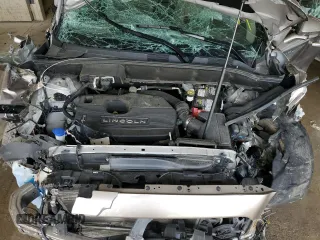 2019 Lincoln Nautilus Reserve z VIN 2LMPJ6L99KBL28382, wystawiony jako Copart lot #55435555 z przebiegiem 110 779 mil mil oraz Szkoda całkowita • Salvage title. Historia ofert i sprzedaży dostępna na DreamBid. Obrazek 12.