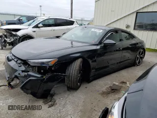 2024 Audi e-tron GT Premium Plus z VIN WAUCJBFW6R7001964, wystawiony jako Copart lot #44019705 z przebiegiem Nie podano mil oraz Tytuł czysty. Historia ofert i sprzedaży dostępna na DreamBid. Obrazek 1.