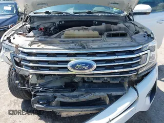 2019 Ford Expedition XLT z VIN 1FMJU1HT1KEA85882, wystawiony jako IAAI lot #42127179 z przebiegiem 110 173 mil mil oraz . Historia ofert i sprzedaży dostępna na DreamBid. Obrazek 10.