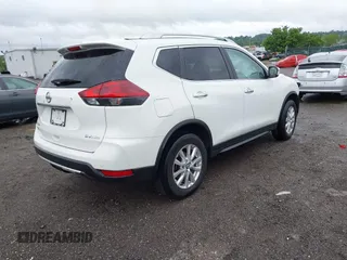2020 Nissan Rogue S z VIN JN8AT2MVXLW112758, wystawiony jako IAAI lot #42244944 z przebiegiem 31 984 mil mil oraz . Historia ofert i sprzedaży dostępna na DreamBid. Obrazek 4.