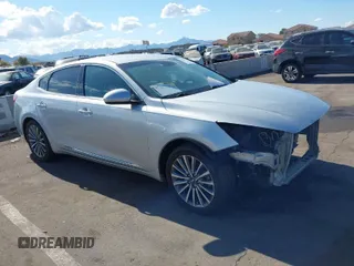 2017 Kia Cadenza Premium with VIN KNALB4J18H5049092, listed as a IAAI auction lot 41247799 with 66,502 mi miles. Bid and sale history available at carsss.com. Image 1.
