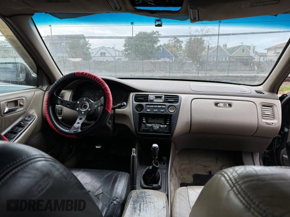1998 Honda Accord EX with VIN 1HGCG5553WA181576, listed as a Copart auction lot 73632904 with 268,641 mi miles and Clean title. Bid and sale history available at DreamBid. Image 9.