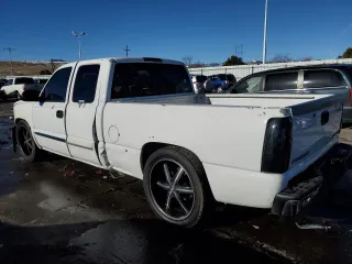 2003 Chevrolet Silverado 1500 LT with VIN 2GCEC19T831240891, listed as a Copart auction lot 43049415 with 189,182 mi miles and Salvage Title. Bid and sale history available at carsss.com. Image 2.