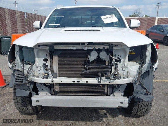 2013 Toyota Tacoma with VIN 3TMLU4EN8DM103635, listed as a IAAI auction lot 41893832 with 198,290 mi miles. Bid and sale history available at carsss.com. Image 12.