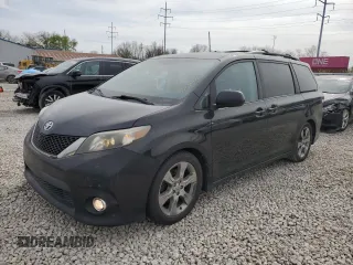 2012 Toyota Sienna SE z VIN 5TDXK3DC5CS255050, wystawiony jako Copart lot #53136475 z przebiegiem 182 694 mil mil oraz Szkoda całkowita • Salvage title. Historia ofert i sprzedaży dostępna na DreamBid. Obrazek 1.