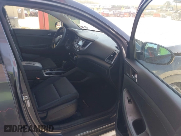 2017 Hyundai Tucson SE with VIN KM8J33A4XHU438510, listed as a IAAI auction lot 42021812 with 117,848 mi miles. Bid and sale history available at carsss.com. Image 5.