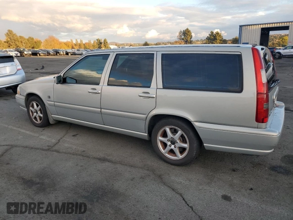2000 Volvo V70 with VIN YV1LW61JXY2644752, listed as a Copart auction lot 80972004 with 115,495 mi miles and Clean Title. Bid and sale history available at carsss.com. Image 2.