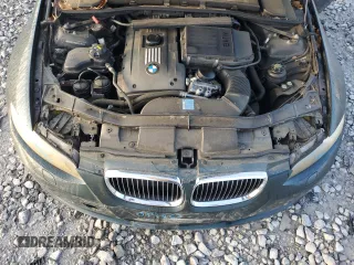 2008 BMW 3 Series 335i z VIN WBAWL73528PX51845, wystawiony jako Copart lot #50970805 z przebiegiem Nie podano mil oraz Nie do naprawy • Non repairable. Historia ofert i sprzedaży dostępna na DreamBid. Obrazek 12.